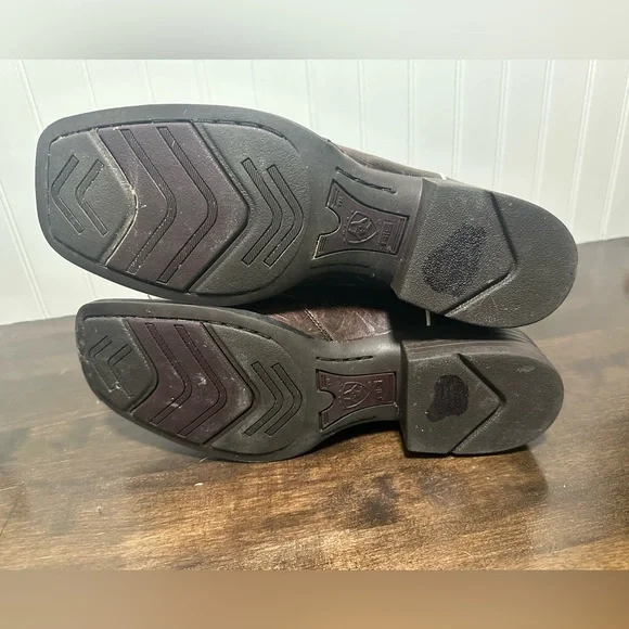 Ariat boots. Leather western boots. Ariat square toe boots. Size 9. Brown teal - Picture 5 of 8